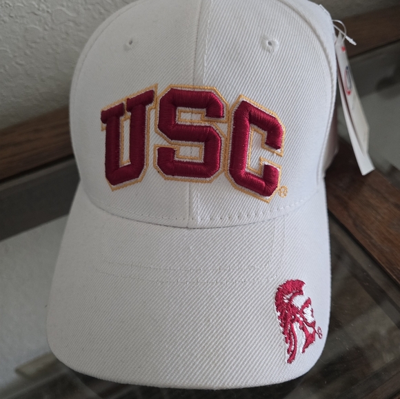 NEW vintage 90's USC Trojans adjustable ball cap. - Picture 2 of 10